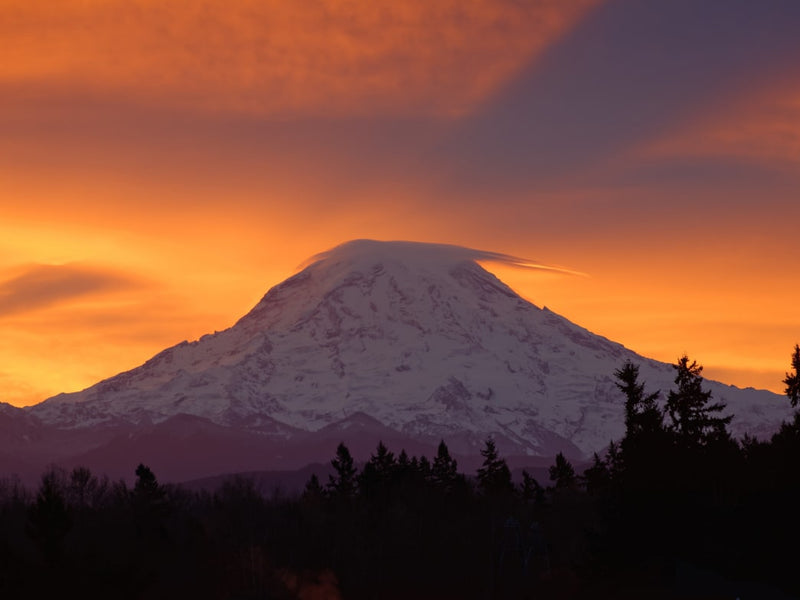 An Ode to the Otherworldly Snowpeaks of the Pacific Northwest